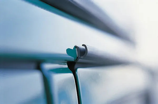 Gouttière universelle pour portes de cabine - 150 cm